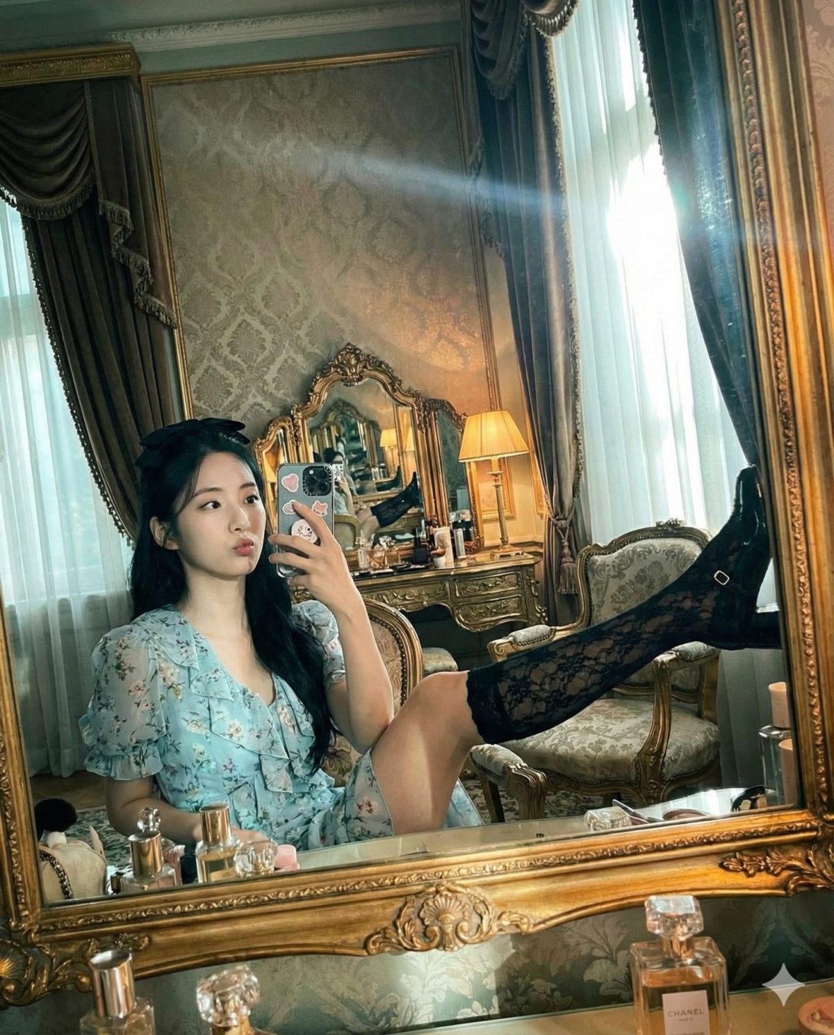 Nanobanana模型生成 洛可可镜面叛逆自拍 - AI绘画提示词参考