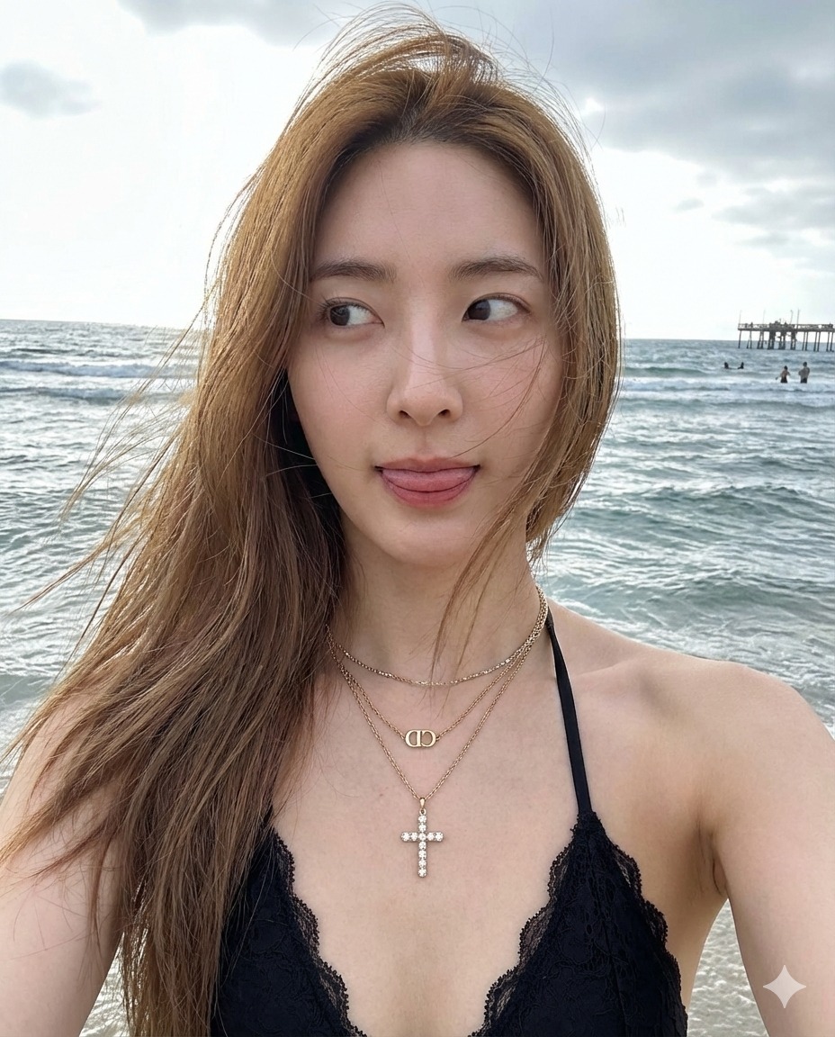 Ocean Breeze Selfie | 夏日海风自拍少女 2 海风俏皮自拍少女