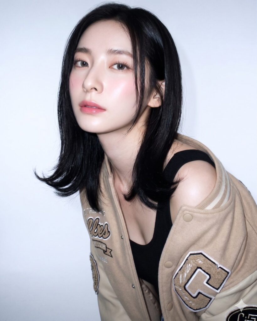 Nanobanana模型生成 韩系玻璃肌街头潮酷少女 - AI绘画提示词参考