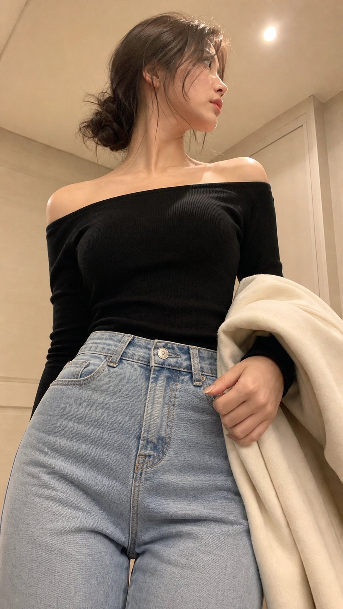 Nanobanana Pro 生成 室内低仰角写实轻熟女性摄影 - AI绘画提示词
