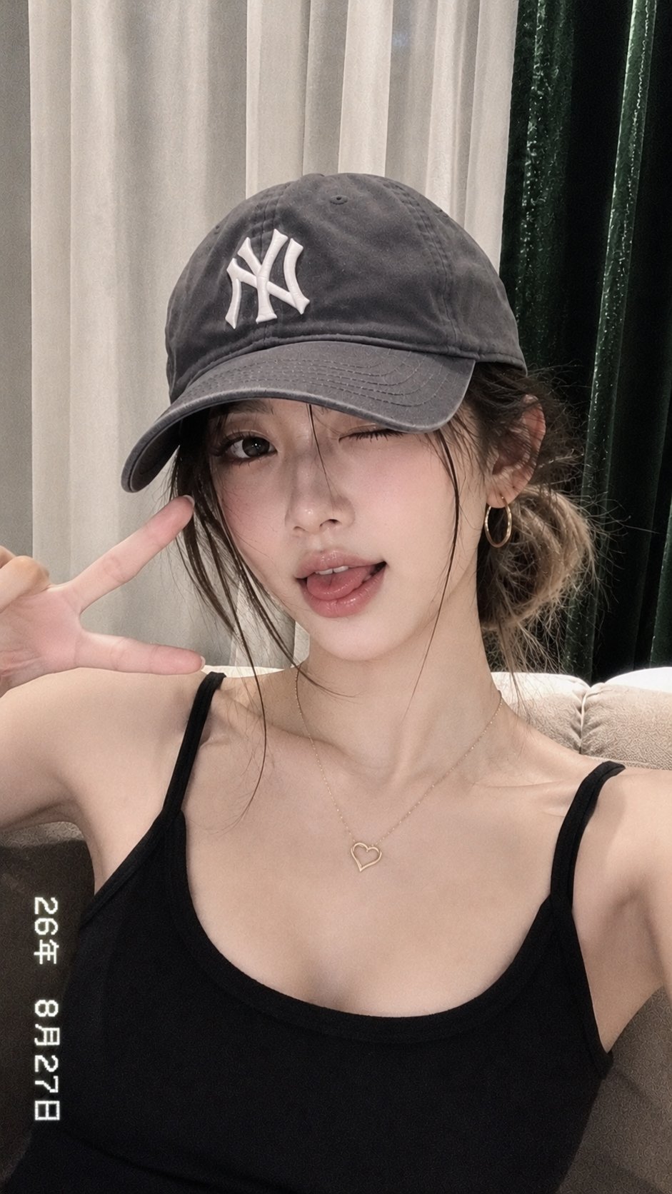 Nanobanana Pro 生成 超写实iPhone17Pro自拍东亚女性生活照 - AI绘画提示词