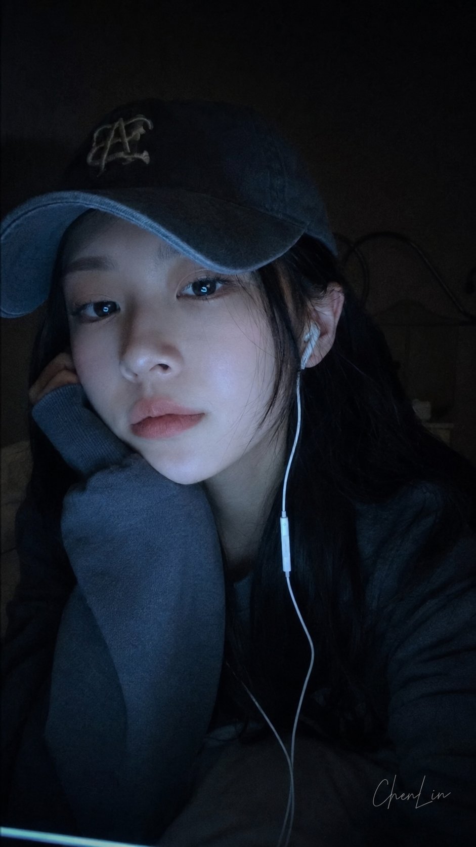 Nanobanana Pro 生成 韩系女友视角手机前置视频通话 - AI绘画提示词