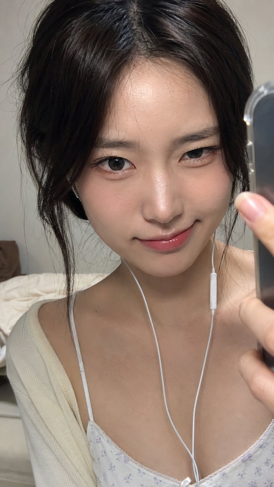 Nanobanana Pro 生成 韩系卧室女友自拍快照 - AI绘画提示词